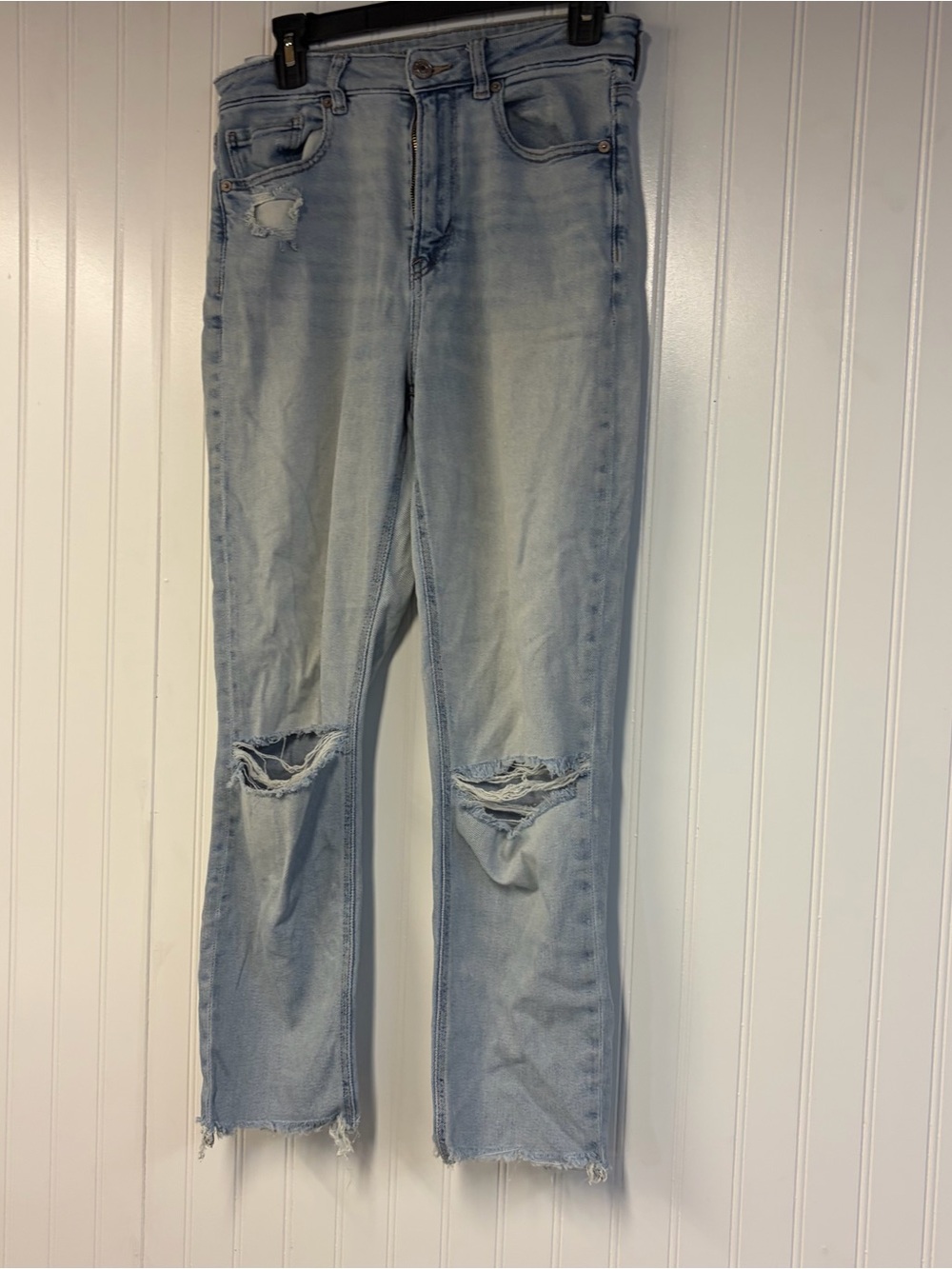 American Eagle Straight Leg Distressed Women’s Jeans in Light Blue Size 6